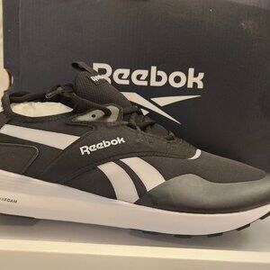 Reebok "Spark Run" women's black/white sneakers. NIB. Size 11